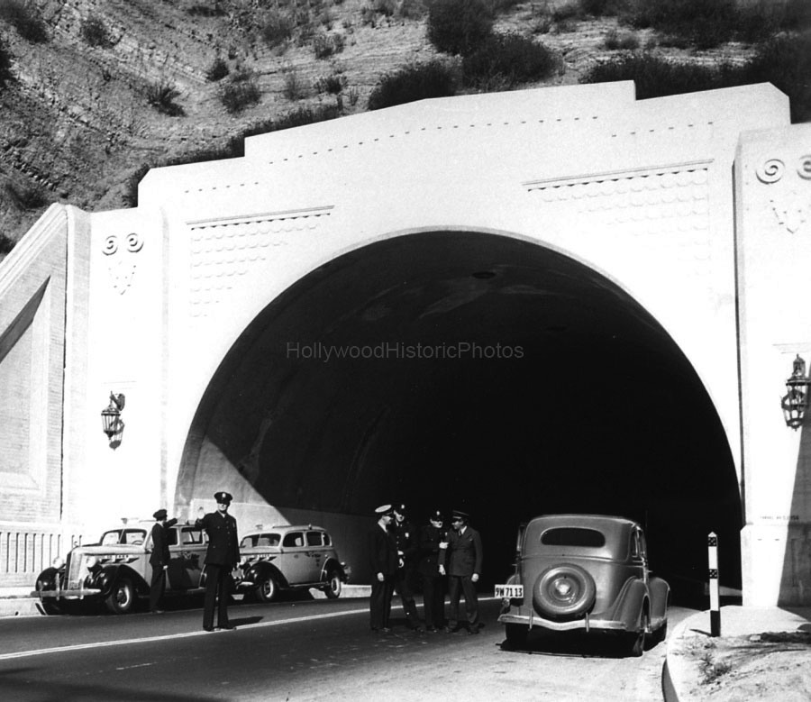 Sepulveda Tunnel 1940 Near Mulholland Dr. north of Sunset Blvd. wm.jpg